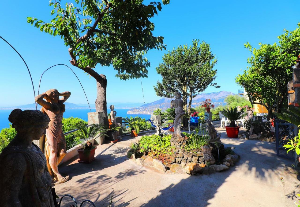 La Rosa Del Sud - De Vivo Realty Sorrento Apartment Bagian luar foto