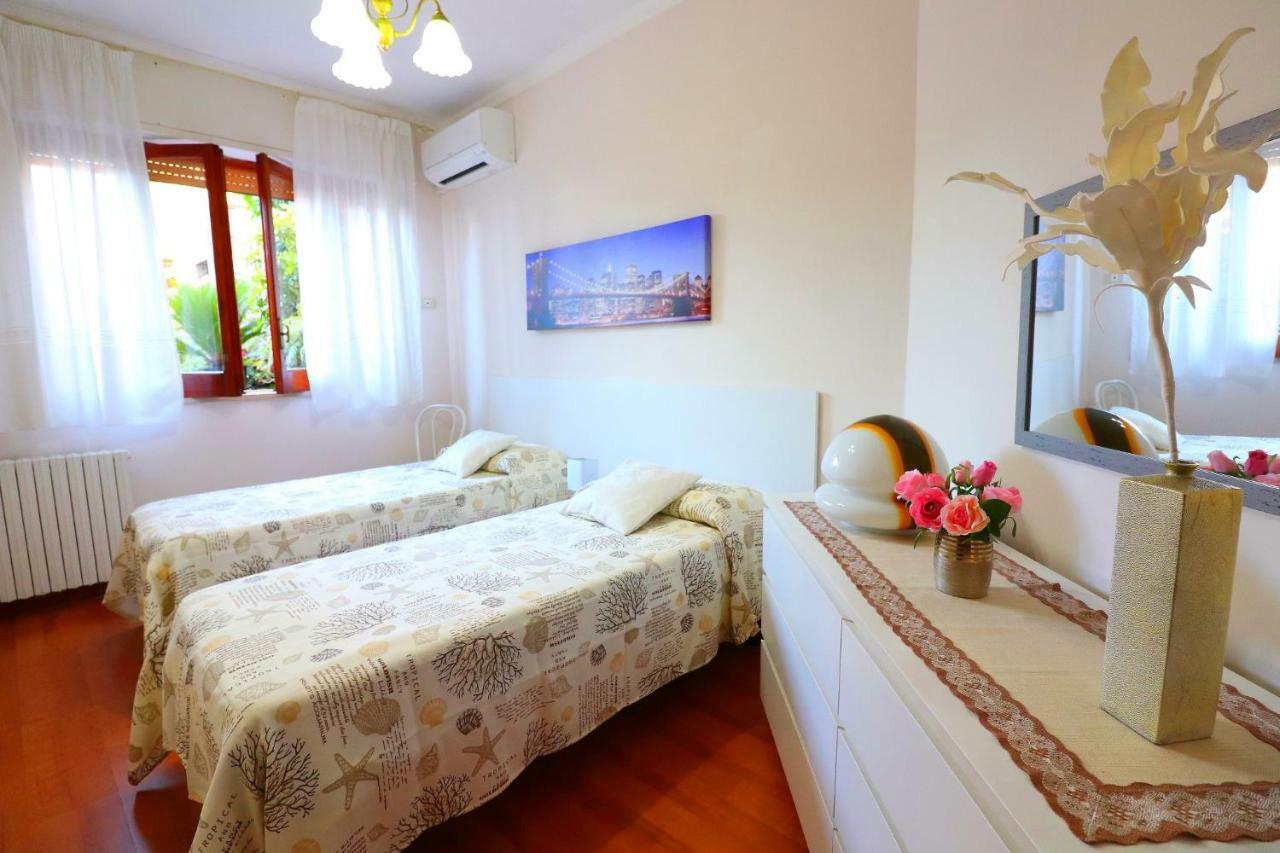La Rosa Del Sud - De Vivo Realty Sorrento Apartment Bagian luar foto