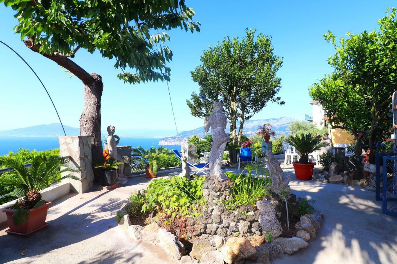 La Rosa Del Sud - De Vivo Realty Sorrento Apartment Bagian luar foto