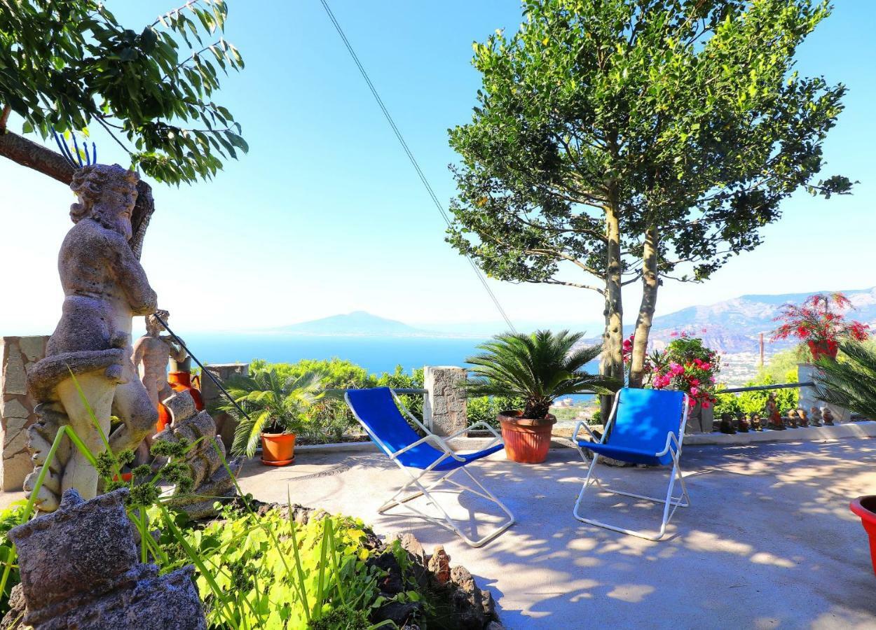 La Rosa Del Sud - De Vivo Realty Sorrento Apartment Bagian luar foto